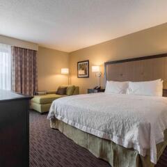 Отель Hampton Inn Meridian комната для гостей