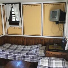 Отель Hadji Neikovi Guest Houses сейф в номере