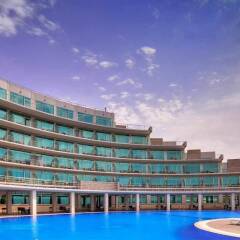 Отель Ramada Baku Азербайджан, Баку - 2 отзыва об отеле, цены и фото номеров - забронировать отель Ramada Baku онлайн балкон