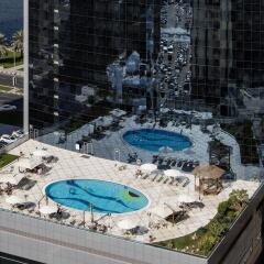 Отель Hilton Sharjah ОАЭ, Шарджа - 10 отзывов об отеле, цены и фото номеров - забронировать отель Hilton Sharjah онлайн бассейн фото 2