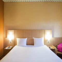 Отель Ibis Milano Ca Granda Италия, Милан - 13 отзывов об отеле, цены и фото номеров - забронировать отель Ibis Milano Ca Granda онлайн комната для гостей фото 5