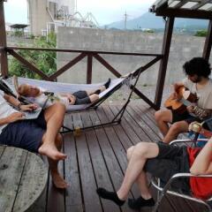 Yakushima Youth Hostel Якусима с домашними животными