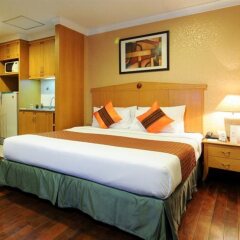 Отель Admiral Suites Sukhumvit 22 By Compass Hospitality Бангкок комната для гостей фото 4