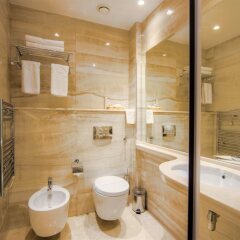 Отель Lot Boutique Hotel Албания, Тирана - отзывы, цены и фото номеров - забронировать отель Lot Boutique Hotel онлайн ванная фото 2