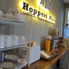 Hoppers Place Donmuang Hostel Бангкок питание