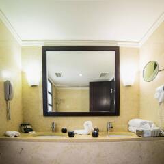 Porto Carras Meliton Hotel ванная фото 2