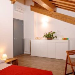 Отель Tenuta Le Sorgive Agriturismo Сольферино комната для гостей