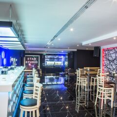 Отель Grand Excelsior Hotel Deira ОАЭ, Дубай - 1 отзыв об отеле, цены и фото номеров - забронировать отель Grand Excelsior Hotel Deira онлайн гостиничный бар