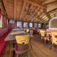 Отель Chalet Degli Angeli гостиничный бар