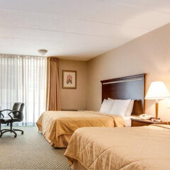 Отель Hampton Inn by Hilton Pawtucket с домашними животными