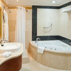 Отель Holiday Inn Bur Dubai Embassy District Дубай спа фото 2
