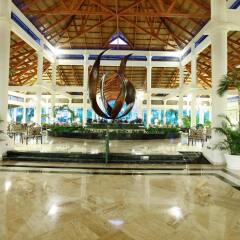 Отель Grand Bahia Principe Bávaro - All Inclusive Доминикана, Пунта Кана - 3 отзыва об отеле, цены и фото номеров - забронировать отель Grand Bahia Principe Bávaro - All Inclusive онлайн интерьер отеля фото 2