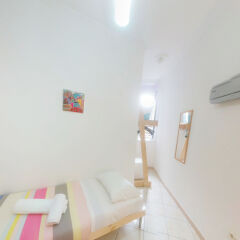 Отель B&B In the Center You Too комната для гостей