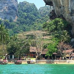 Отель Tonsai Bay Resort пляж