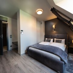 Отель Aparthotel New Lux Вроцлав сейф в номере