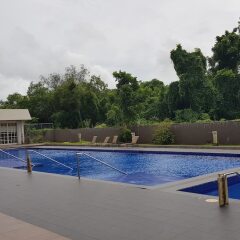 Отель HANA House бассейн