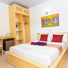 Hotel Serena Palace in Douala, Cameroon from 74$, photos, reviews - zenhotels.com guestroom