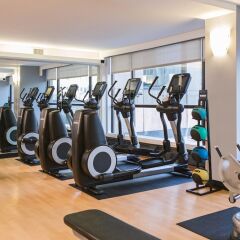 Отель Calgary Marriott Downtown Hotel Канада, Калгари - отзывы, цены и фото номеров - забронировать отель Calgary Marriott Downtown Hotel онлайн фитнесс-зал фото 4