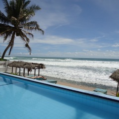 Отель Nippon Villa Beach Resort Хиккадува бассейн