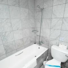 Отель Silver Sands Beach Hotel Кипр, Протарас - 10 отзывов об отеле, цены и фото номеров - забронировать отель Silver Sands Beach Hotel онлайн ванная фото 2