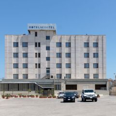 Hotel 7 Mari Бари парковка