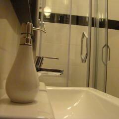 Отель St. Dorothys Hostel - Apartments Польша, Вроцлав - отзывы, цены и фото номеров - забронировать отель St. Dorothys Hostel - Apartments онлайн ванная