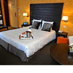 Flanders Hotel - Hampshire Classic сейф в номере