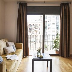 Апартаменты Ainb Eixample Entenza Apartments Барселона комната для гостей