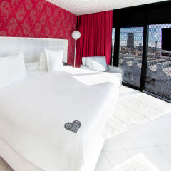 Отель Barcelo Raval Барселона комната для гостей