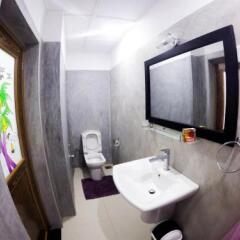 Отель Lark Nest Hotel Шри-Ланка, Амбевелла - отзывы, цены и фото номеров - забронировать отель Lark Nest Hotel онлайн ванная