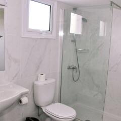 Kaos Hotel Apartments ванная