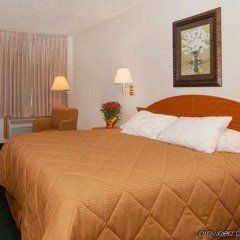 Quality Inn & Suites Airport in Flint, United States of America from 82$, photos, reviews - zenhotels.com guestroom photo 5