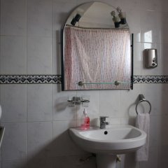 Krisview Hotel in Accra, Ghana from 108$, photos, reviews - zenhotels.com bathroom