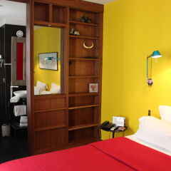 Hotel Prince De Conti сейф в номере