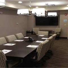 Отель Holiday Inn Express & Suites Geneva Finger Lakes