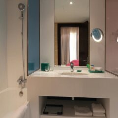 Ramada Hotel & Suites by Wyndham JBR Дубай ванная