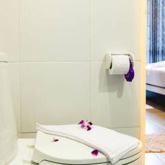 Отель Chalong Boutique Inn Таиланд, Бухта Чалонг - отзывы, цены и фото номеров - забронировать отель Chalong Boutique Inn онлайн ванная фото 2