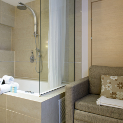 Отель Royalty Suites ванная