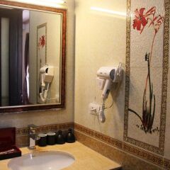 Отель H'Mong Sapa Hotel Вьетнам, Шапа - отзывы, цены и фото номеров - забронировать отель H'Mong Sapa Hotel онлайн ванная