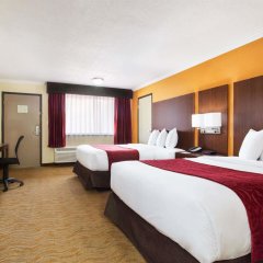 Ramada by Wyndham Tampa Westshore in Tampa, United States of America from 121$, photos, reviews - zenhotels.com guestroom