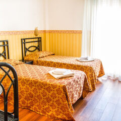 Hotel Consul комната для гостей