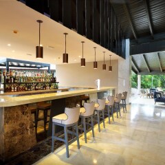 Отель Grand Palladium Punta Cana Resort & Spa - Все включено Доминикана, Пунта Кана - отзывы, цены и фото номеров - забронировать отель Grand Palladium Punta Cana Resort & Spa - Все включено онлайн гостиничный бар