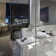Media One Hotel Dubai ванная