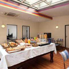 Comfort Hotel Paris La Fayette питание