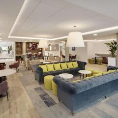 Отель Hampton by Hilton London Stansted Airport интерьер отеля