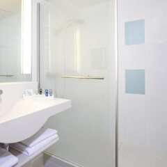 Отель Novotel Zurich City-West Швейцария, Цюрих - 9 отзывов об отеле, цены и фото номеров - забронировать отель Novotel Zurich City-West онлайн ванная