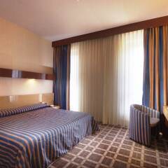 Hotel Federico II Джези сейф в номере