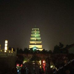 Отель Tangzonglong Hotel (Xi'an Qujiang Big Wild Goose Pagoda North Square Music Fountain) Китай, Сиань - отзывы, цены и фото номеров - забронировать отель Tangzonglong Hotel (Xi'an Qujiang Big Wild Goose Pagoda North Square Music Fountain) онлайн балкон