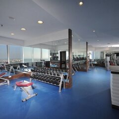 Отель Ramada Corniche Абу-Даби фитнесс-зал фото 2