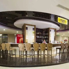 Апартаменты Sunrise Ocean View Apartment Нячанг гостиничный бар